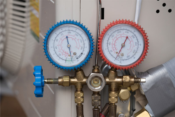 image of manometers used for measuring air conditioner refrigerant