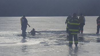 polar plunge at the mauch chunk lake